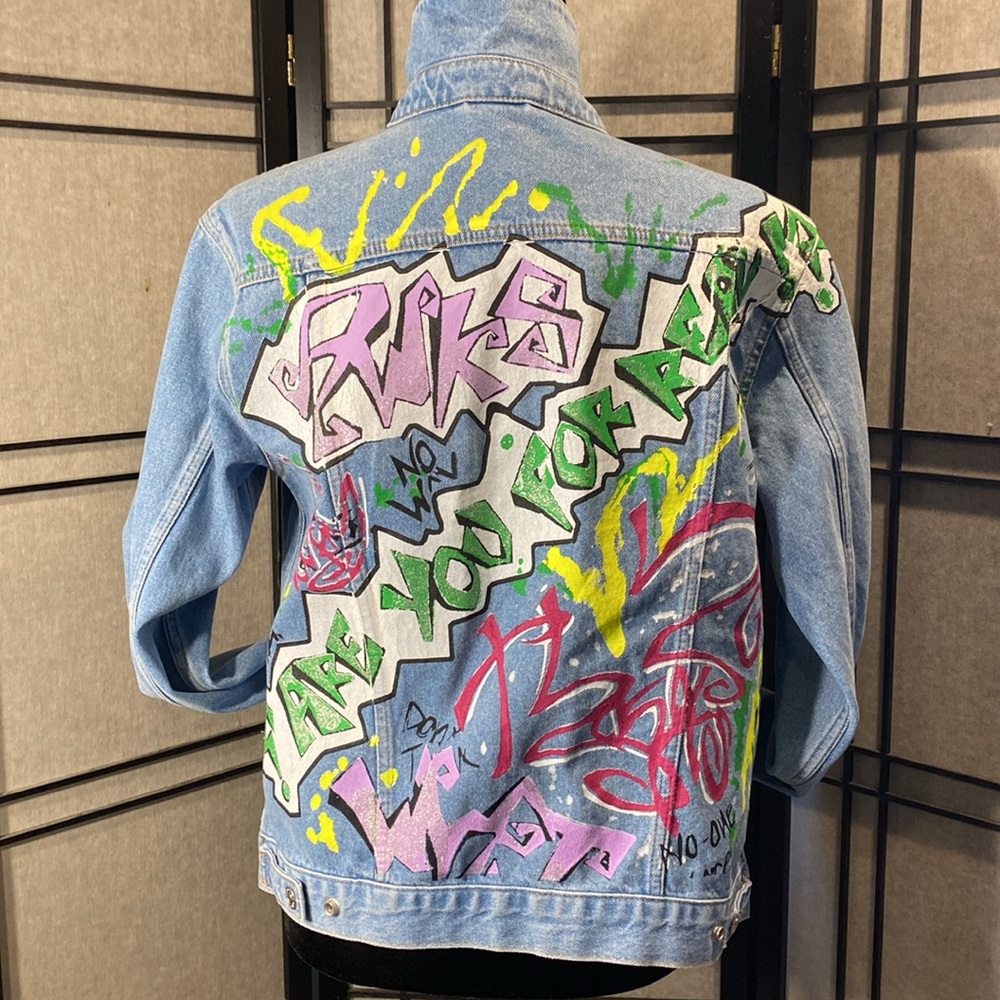 Topshop MOTO graffiti distressed denim jean jacket size 4 perfectly frayed